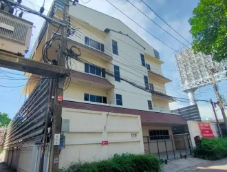 18 Bedroom House For Rent in Chatu Chak Bangkok